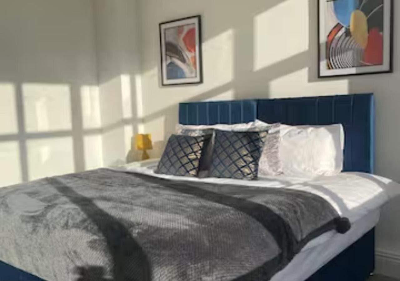 2 Bedroom Apartment - Flitwick - Contractor Friendly - Tourist Ready - Full Kitchen - Wifi - Smart Tv - Sofa Bed - Free Parking - Ideal For Short Or Long Stays Exterior foto